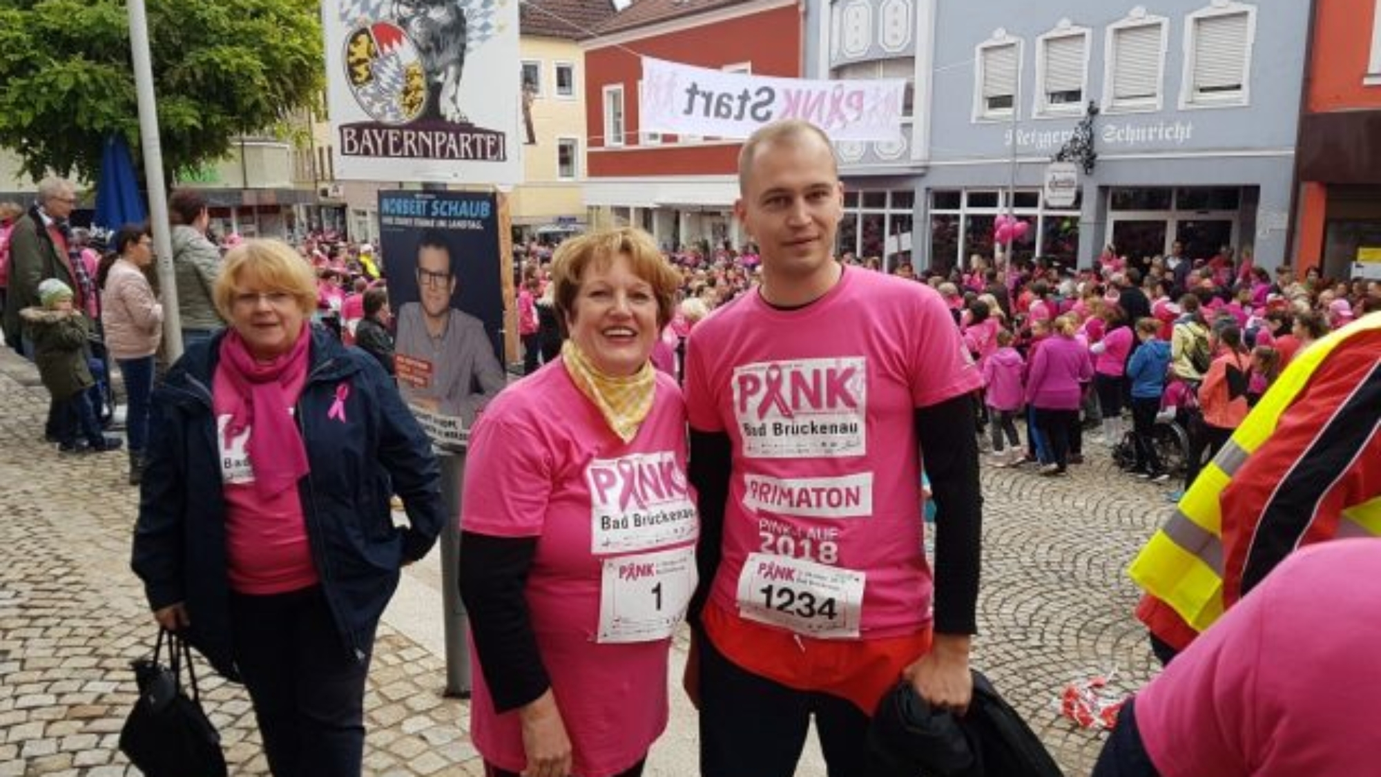 Erste Bürgermeisterin von Bad Brückenau, Brigitte Meyerdierks (links) und Radio Hashtag+ Nachrichtensprecher Sven Peter (rechts)