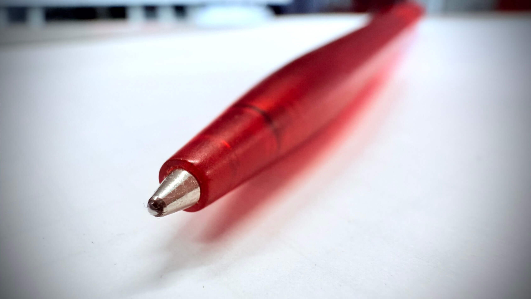 Stift-schreiben-papier--scaled